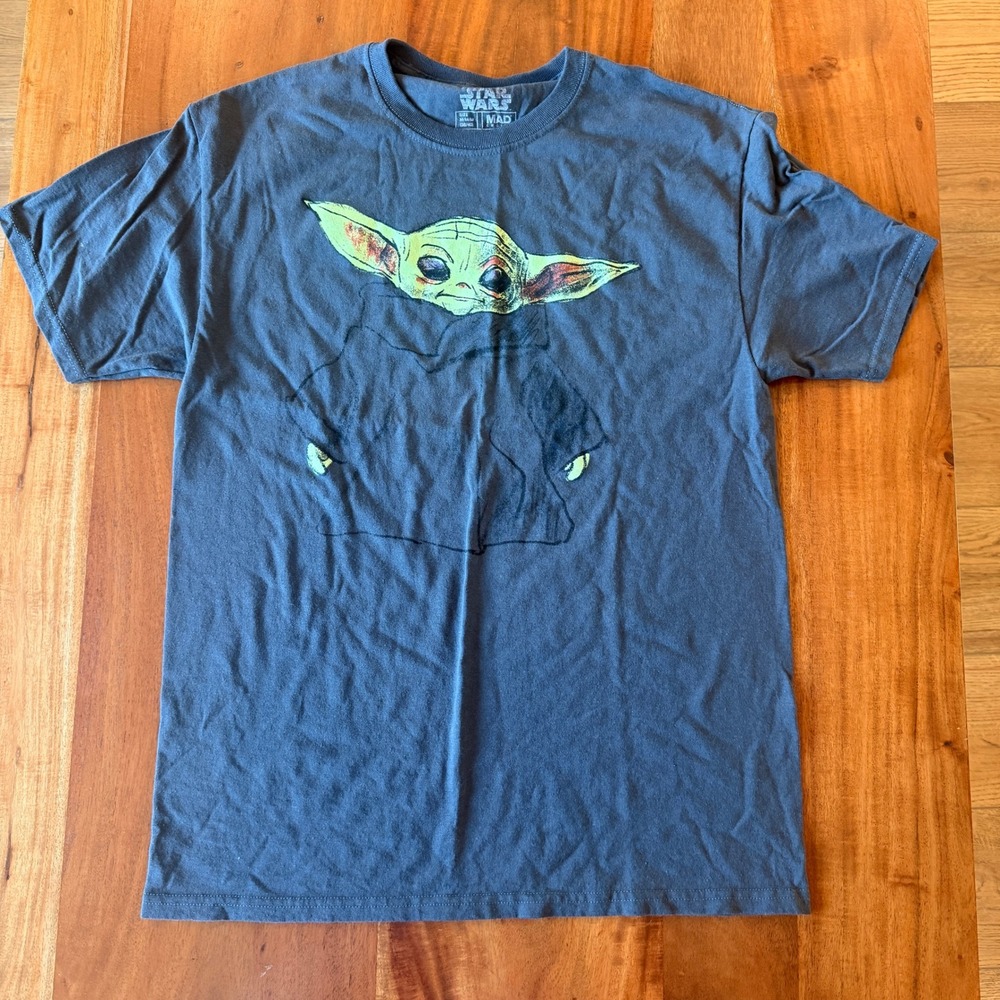 Star Wars Mad Engine Men's Gray "Grogu" T-Shirt Size M